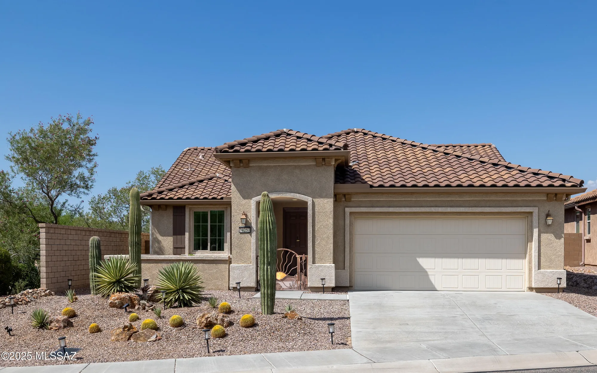 Property Slideshow image 2 of 41 | 14257 n lava falls trl, Marana, AZ, 85658