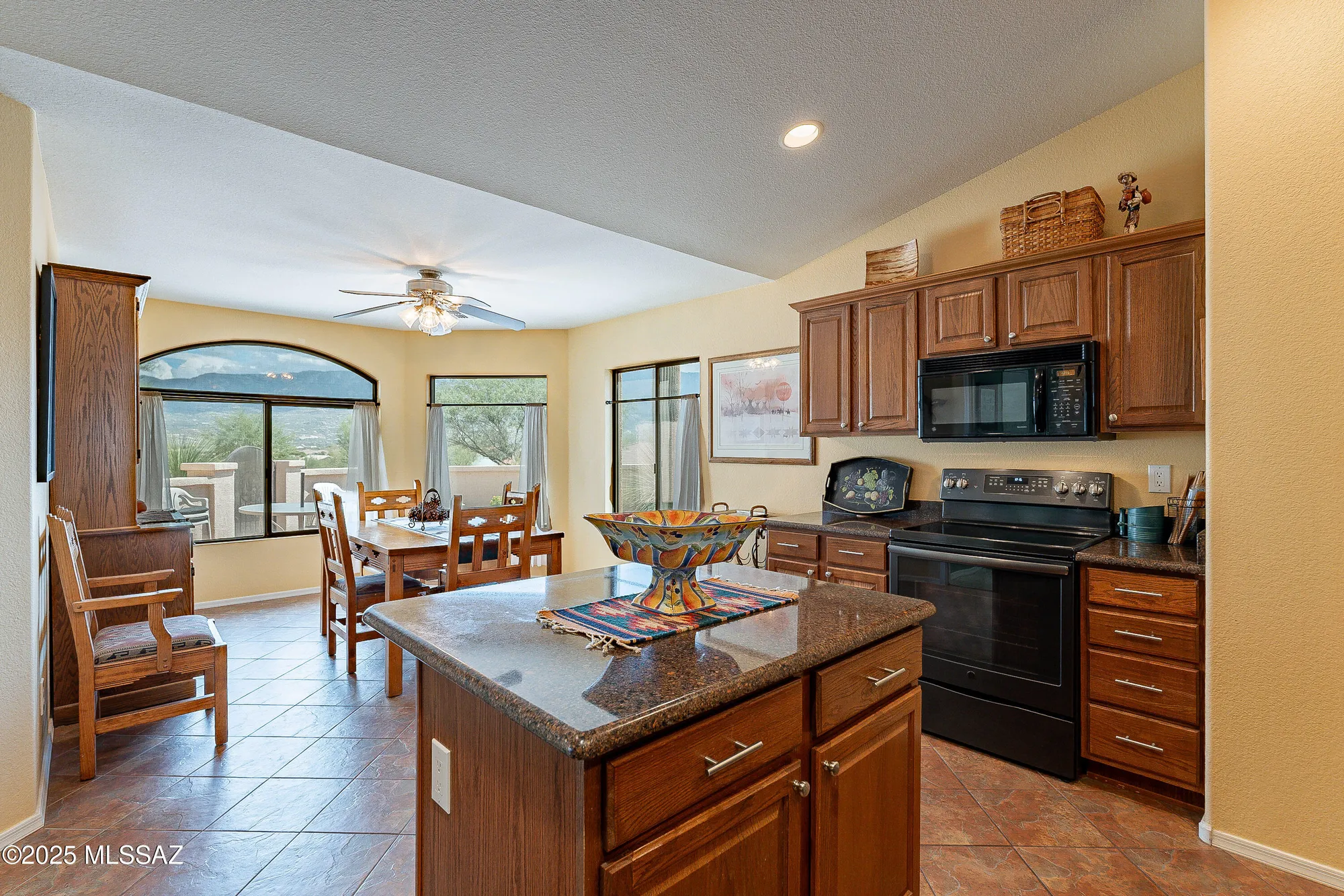 Property Slideshow image 13 of 49 | 39316 s sand crest dr, Tucson, AZ, 85739