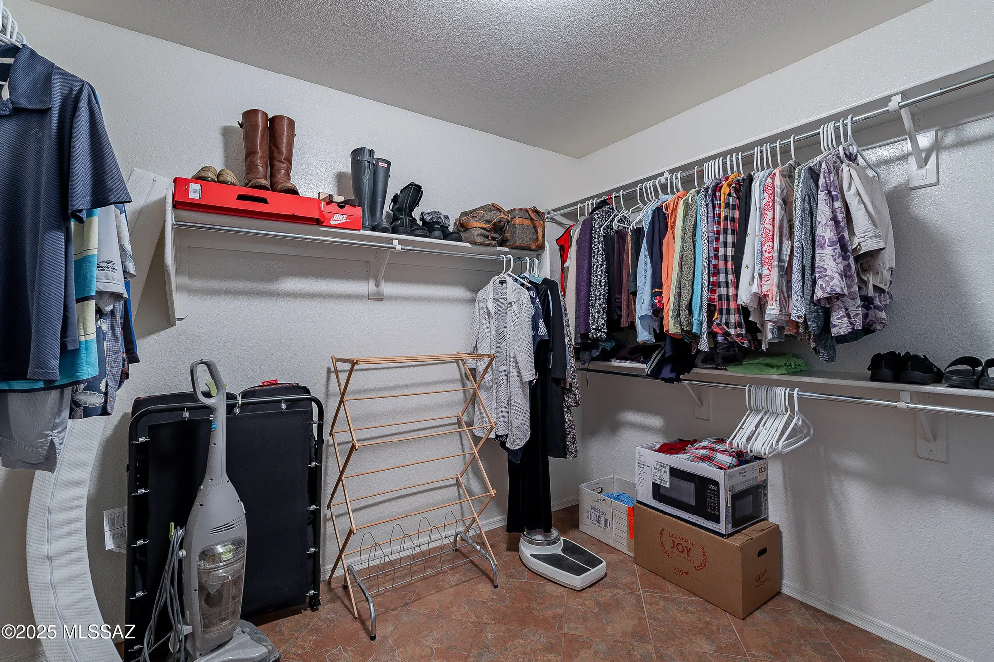 Property Slideshow image 26 of 49 | 39316 s sand crest dr, Tucson, AZ, 85739