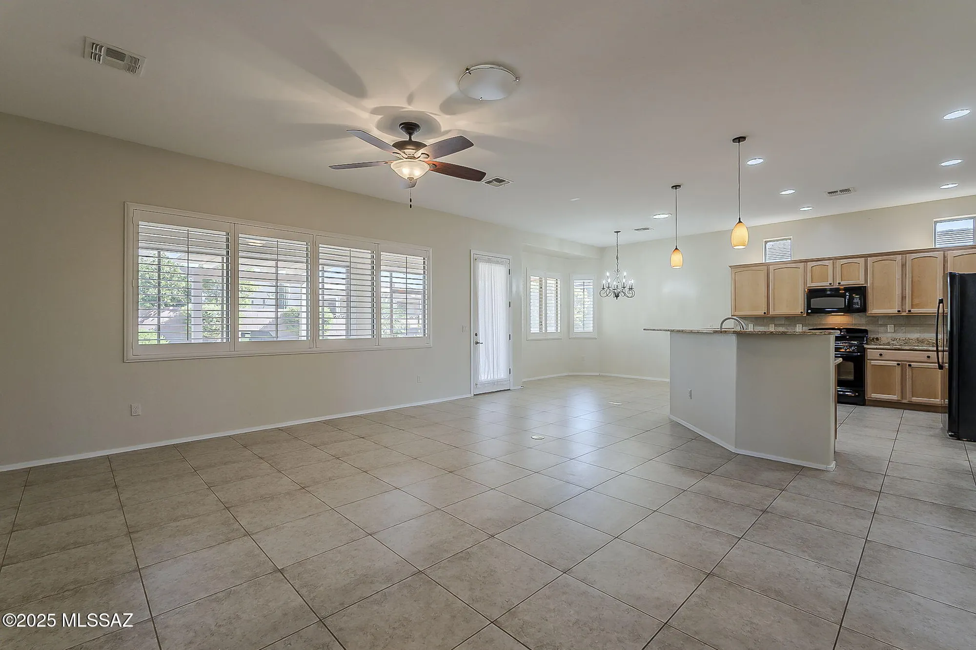 Property Slideshow image 19 of 35 | 1112 w tenniel dr, Green Valley, AZ, 85614