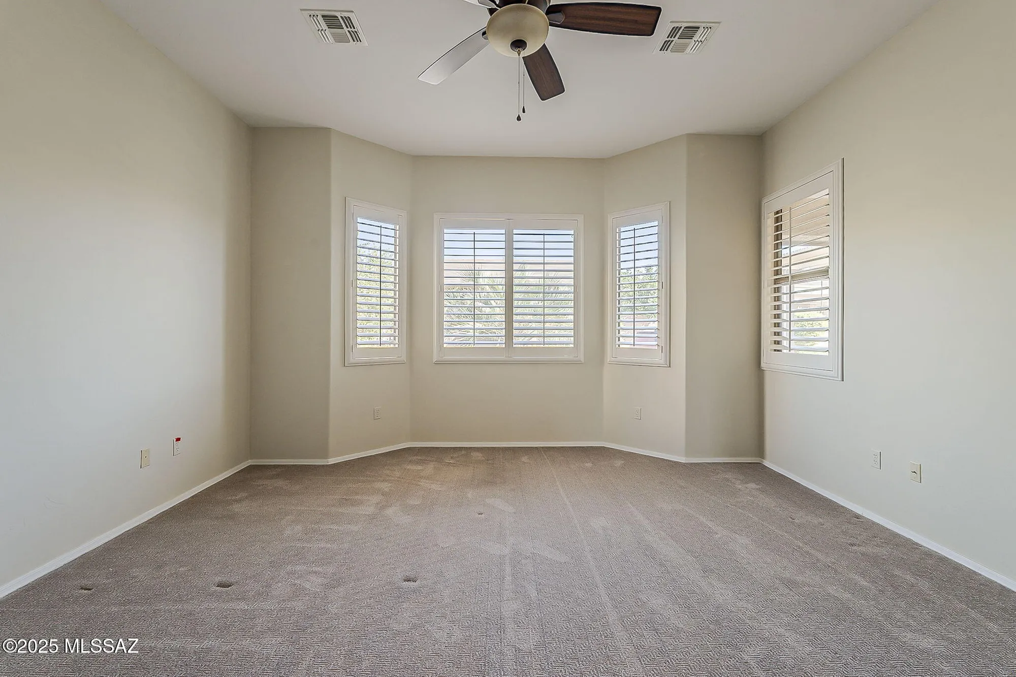 Property Slideshow image 8 of 35 | 1112 w tenniel dr, Green Valley, AZ, 85614