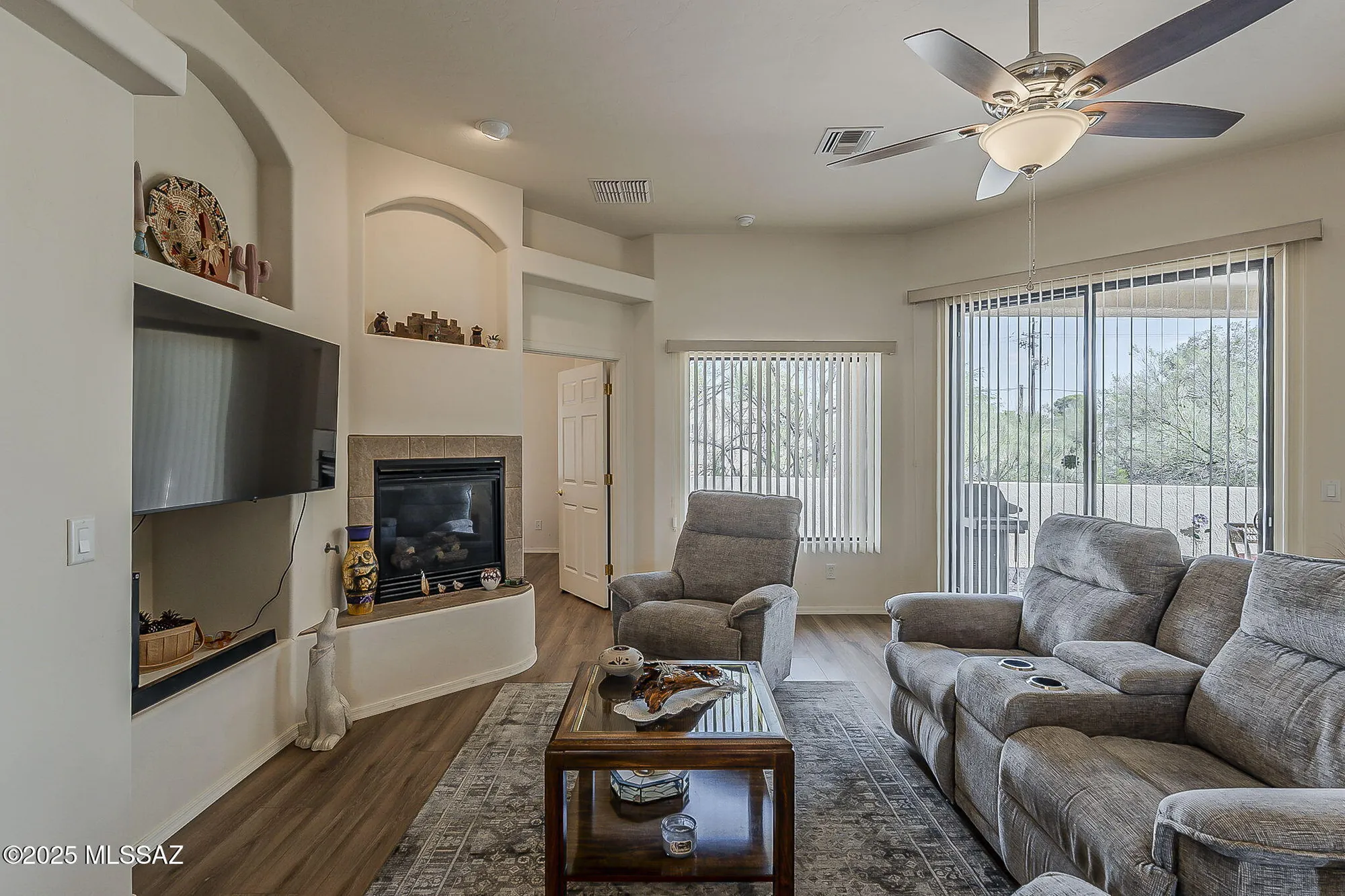 Property Slideshow image 4 of 27 | 582 w camino del bondadoso, Green Valley, AZ, 85614