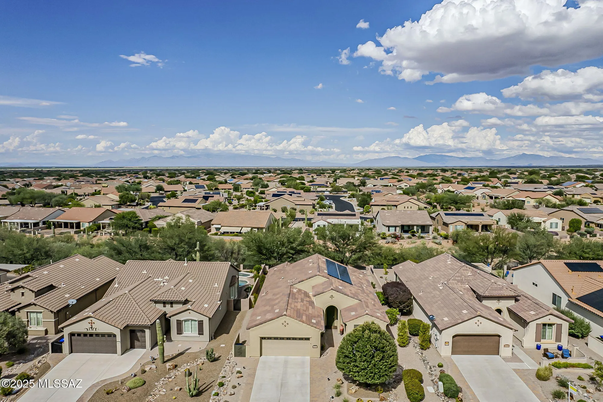 Property Slideshow image 5 of 46 | 2227 e thunderchief dr, Green Valley, AZ, 85614