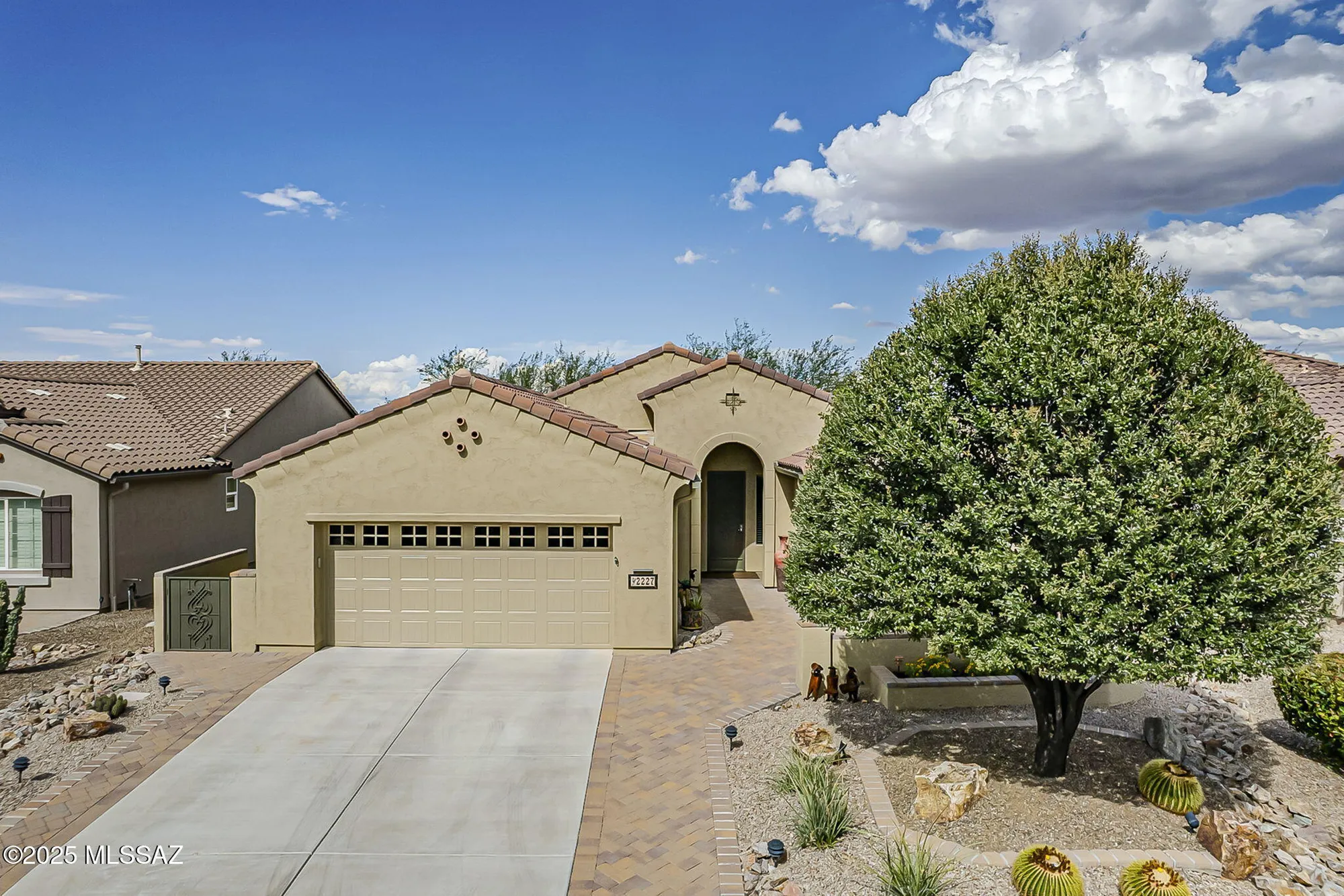 Property Slideshow image 1 of 46 | 2227 e thunderchief dr, Green Valley, AZ, 85614
