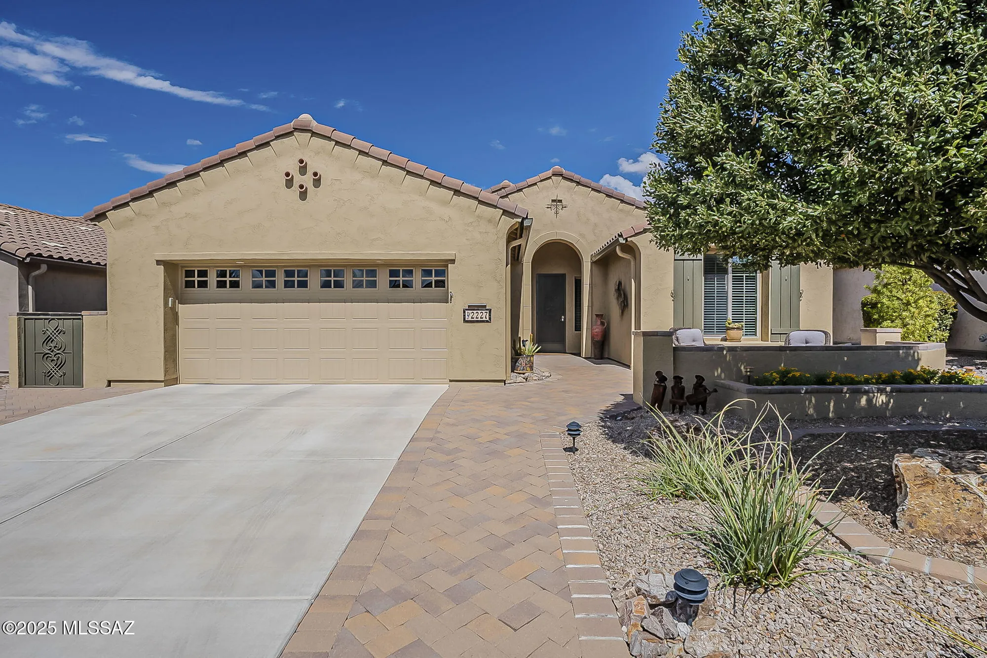 Property Slideshow image 2 of 46 | 2227 e thunderchief dr, Green Valley, AZ, 85614