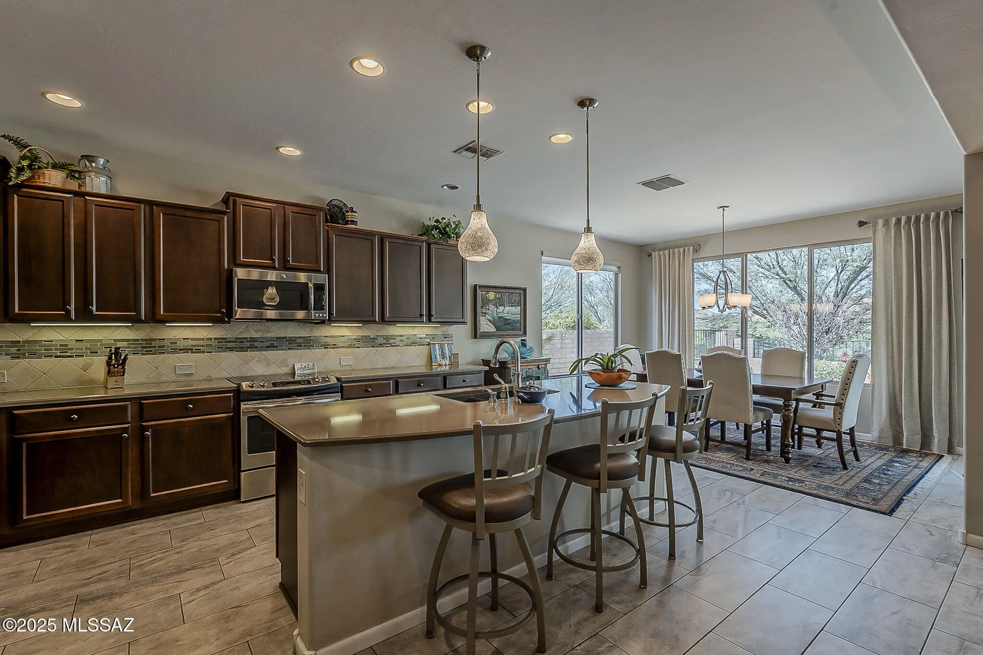 Property Slideshow image 19 of 46 | 2227 e thunderchief dr, Green Valley, AZ, 85614