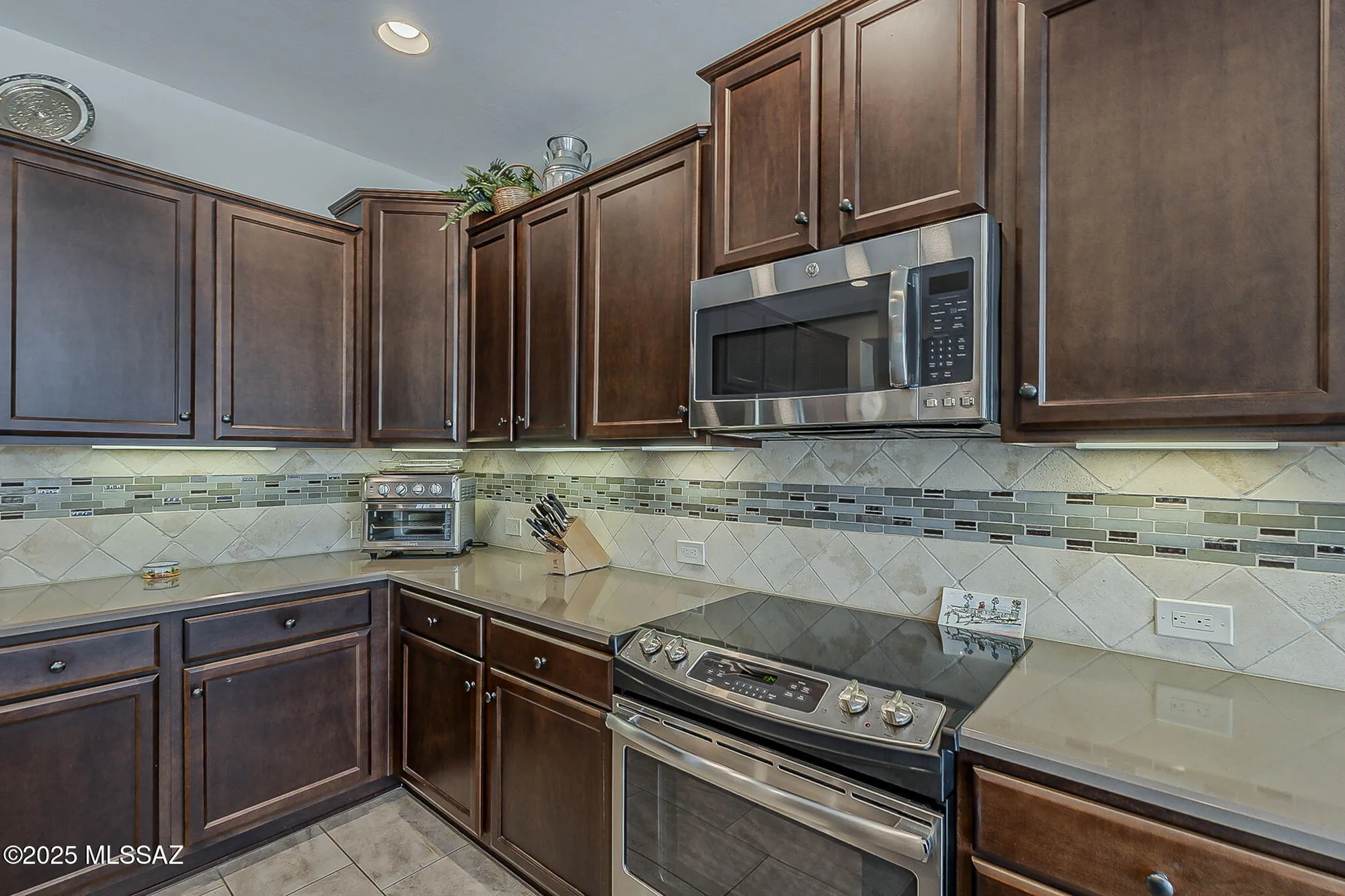 Property Slideshow image 20 of 46 | 2227 e thunderchief dr, Green Valley, AZ, 85614