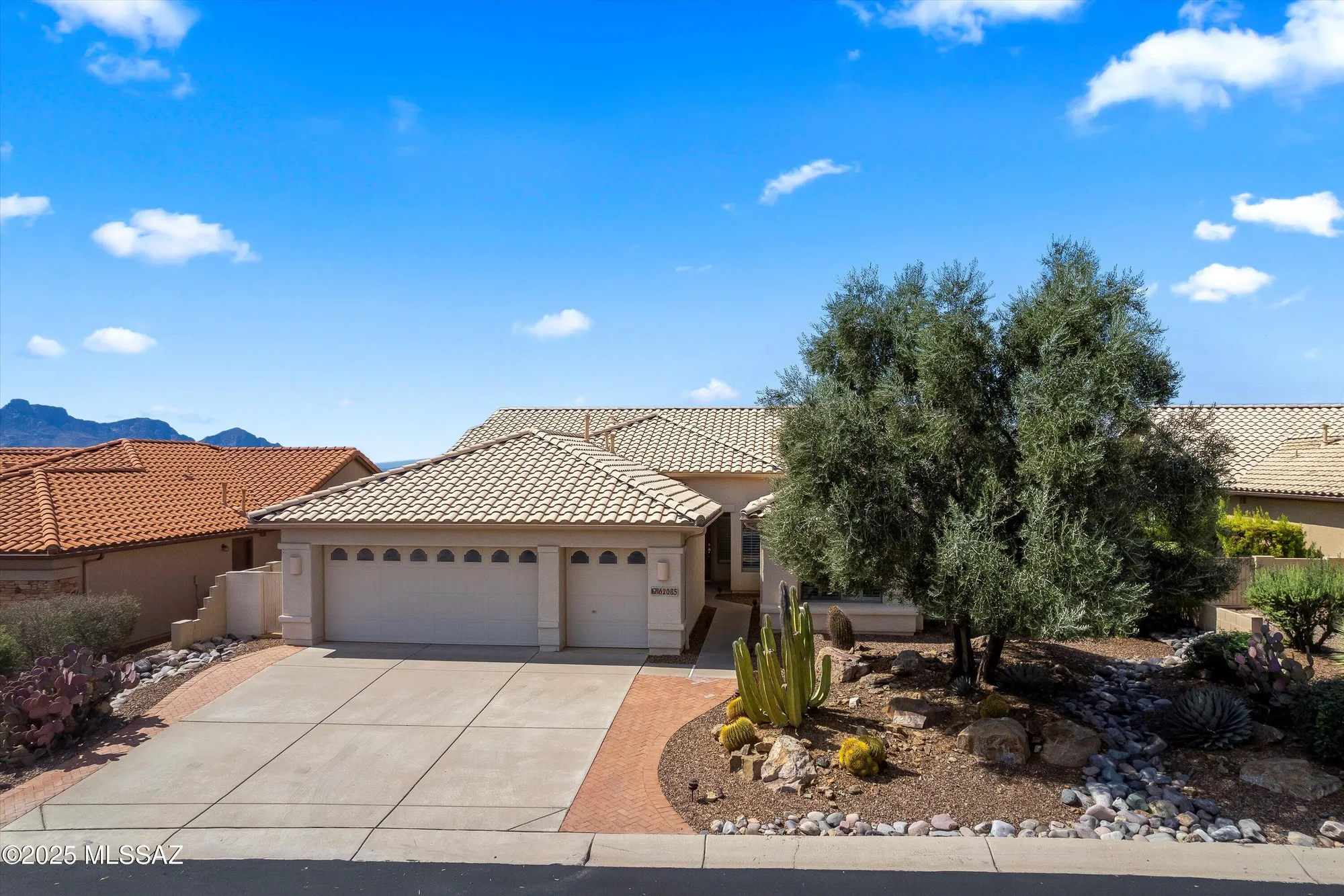 Property Slideshow image 4 of 51 | 62085 e amberwood dr, Saddlebrooke, AZ, 85739