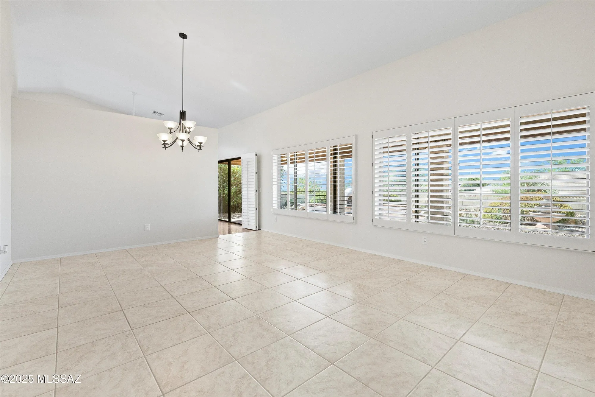 Property Slideshow image 19 of 51 | 62085 e amberwood dr, Saddlebrooke, AZ, 85739