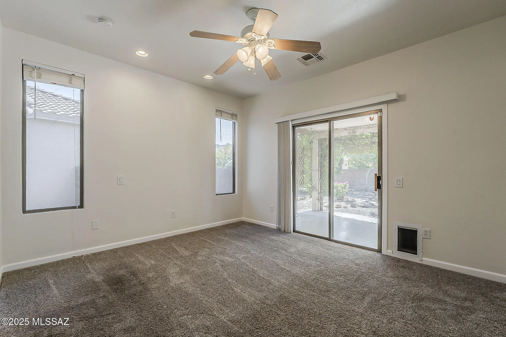 Property Slideshow image 9 of 40 | 7676 w madrigal dr, Tucson, AZ, 85743