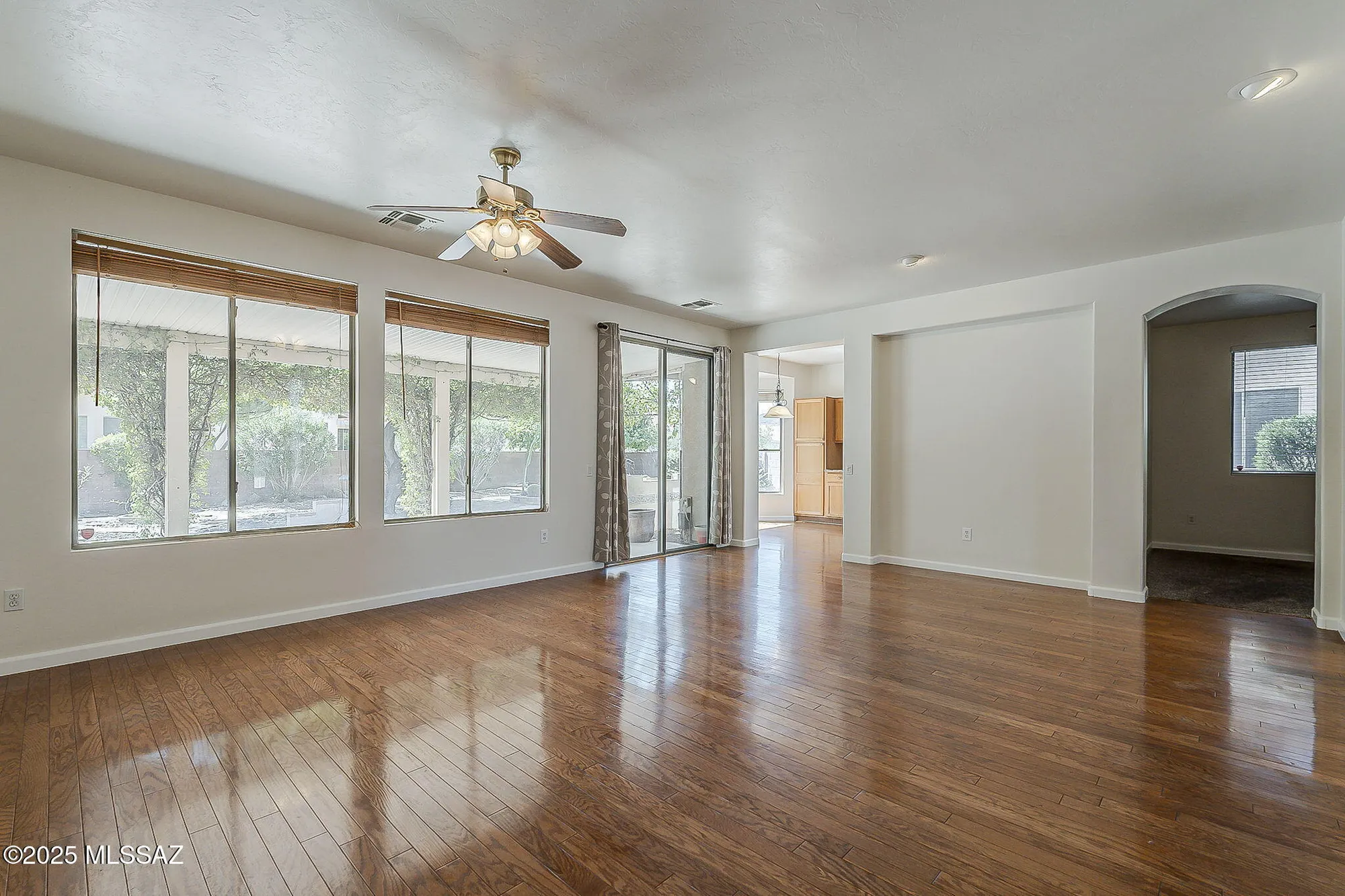 Property Slideshow image 2 of 40 | 7676 w madrigal dr, Tucson, AZ, 85743