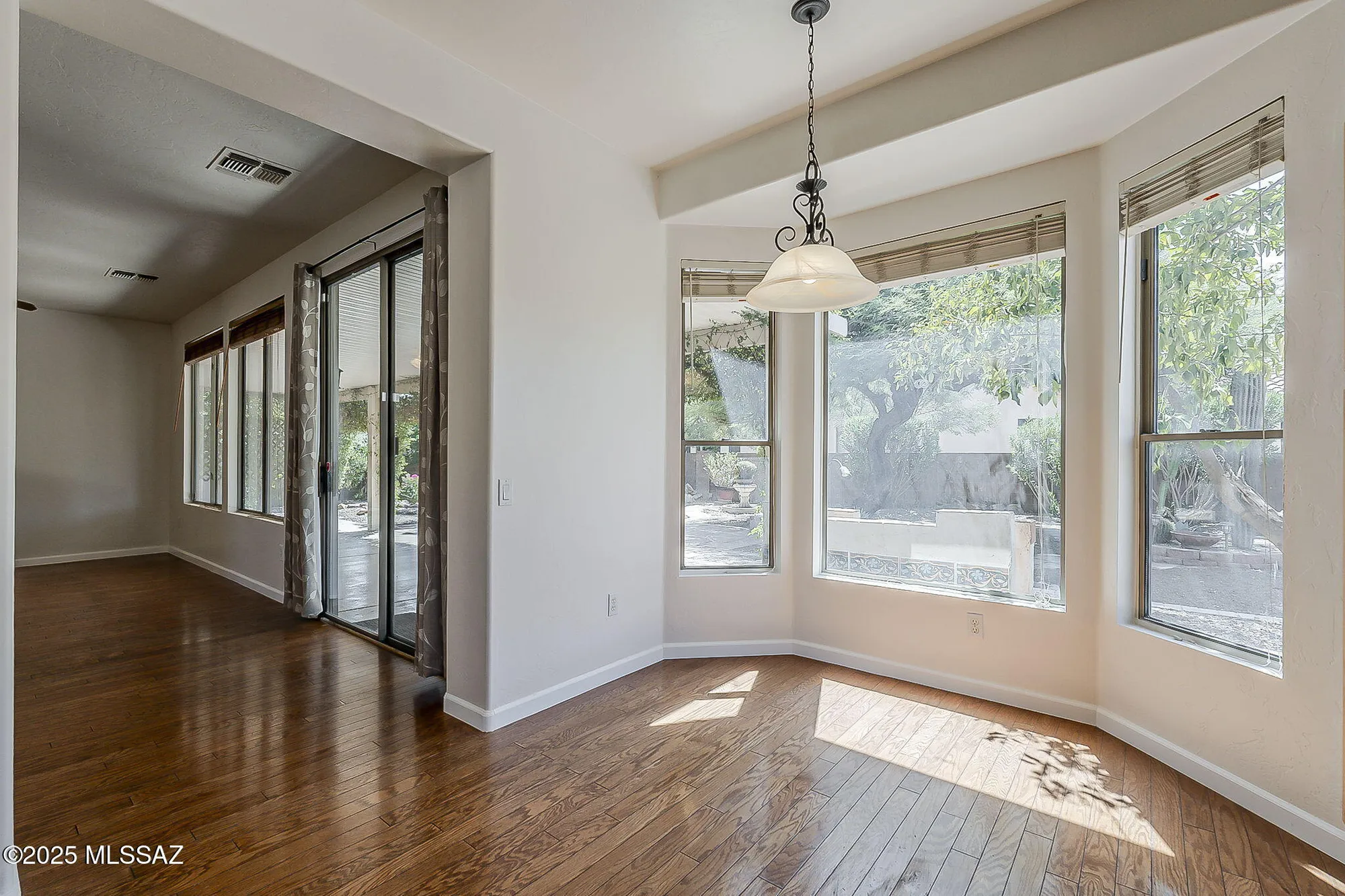 Property Slideshow image 4 of 40 | 7676 w madrigal dr, Tucson, AZ, 85743