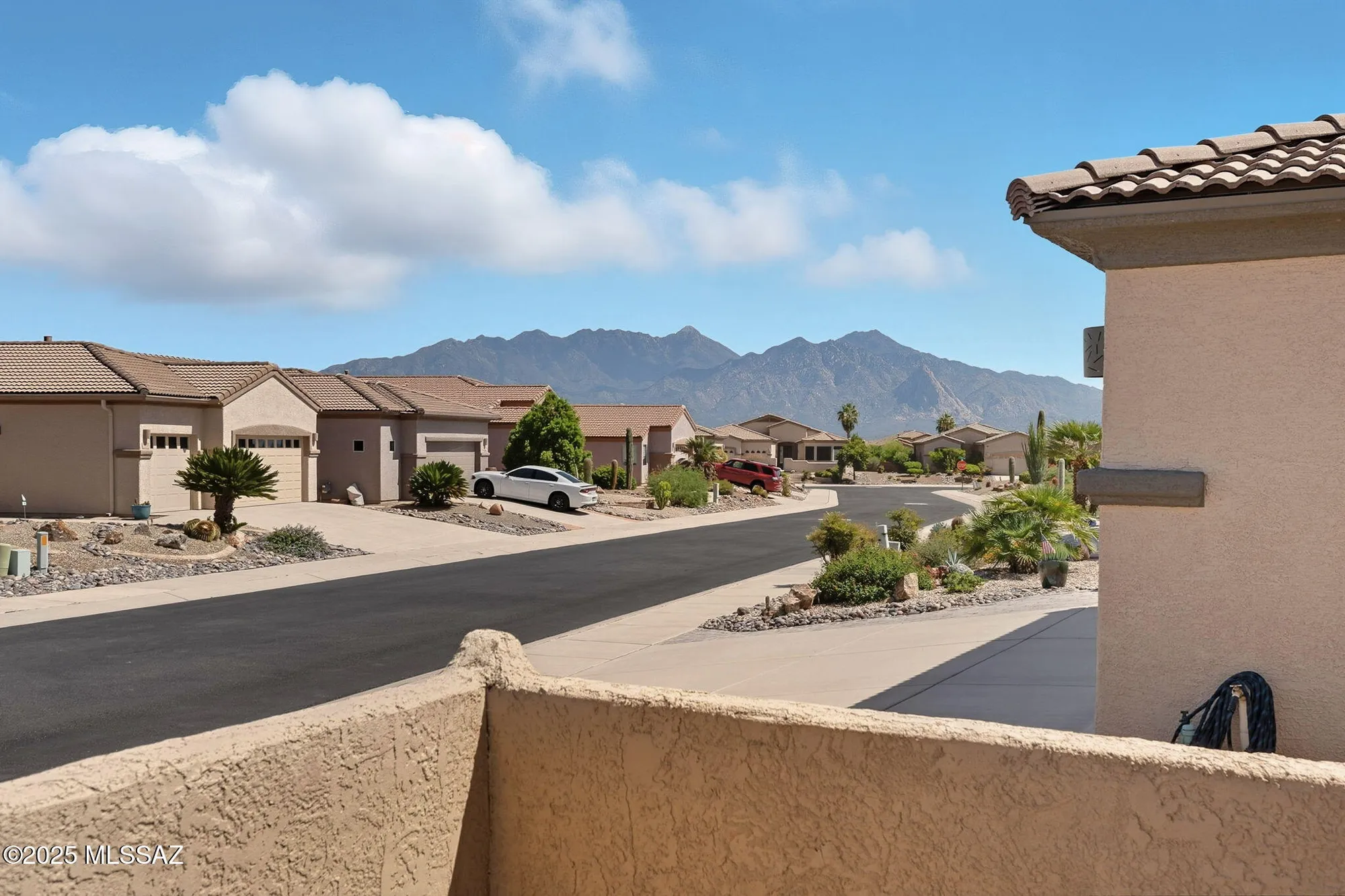 Property Slideshow image 4 of 52 | 2305 w calle balaustre, Green Valley, AZ, 85622