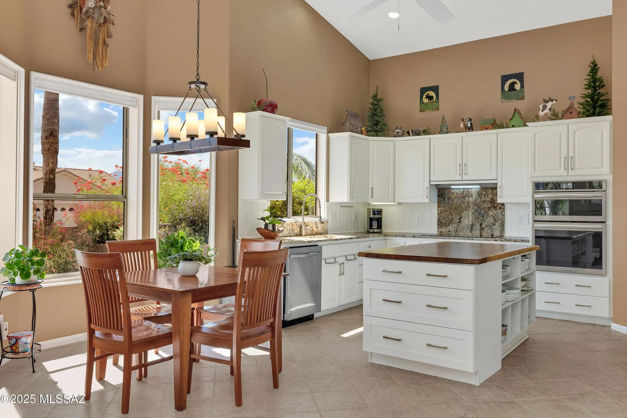 Property Slideshow image 19 of 50 | 37761 s hill side dr, Tucson, AZ, 85739