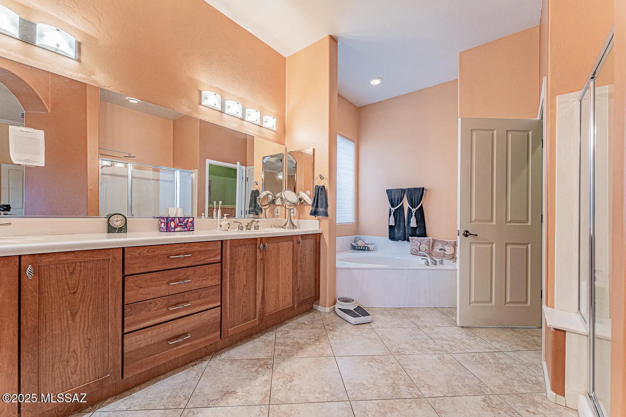 Property Slideshow image 27 of 47 | 2007 w cactus run dr, Green Valley, AZ, 85622