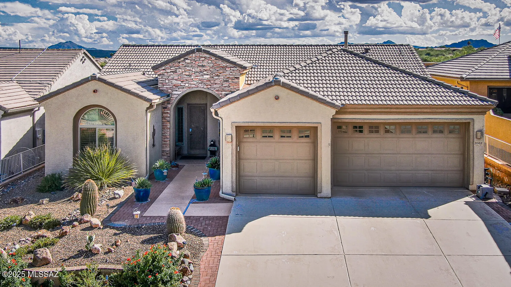 Property Slideshow image 1 of 47 | 2007 w cactus run dr, Green Valley, AZ, 85622