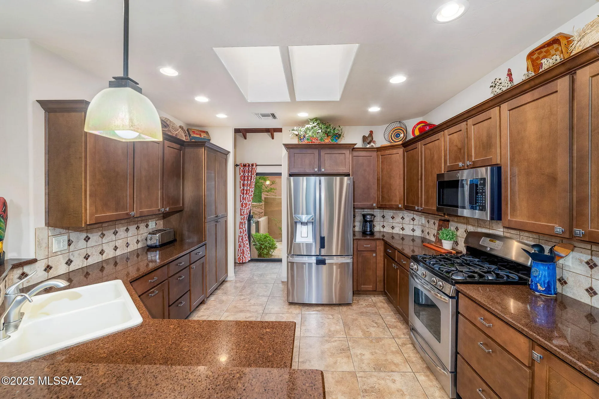 Property Slideshow image 12 of 46 | 922 e vault mine ct, Green Valley, AZ, 85614