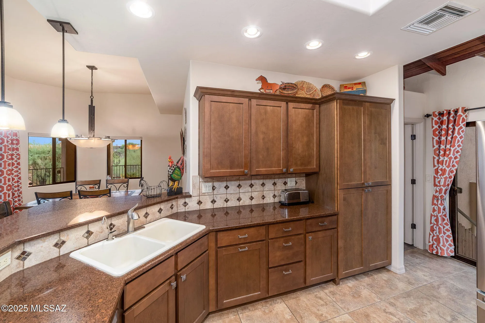 Property Slideshow image 13 of 46 | 922 e vault mine ct, Green Valley, AZ, 85614