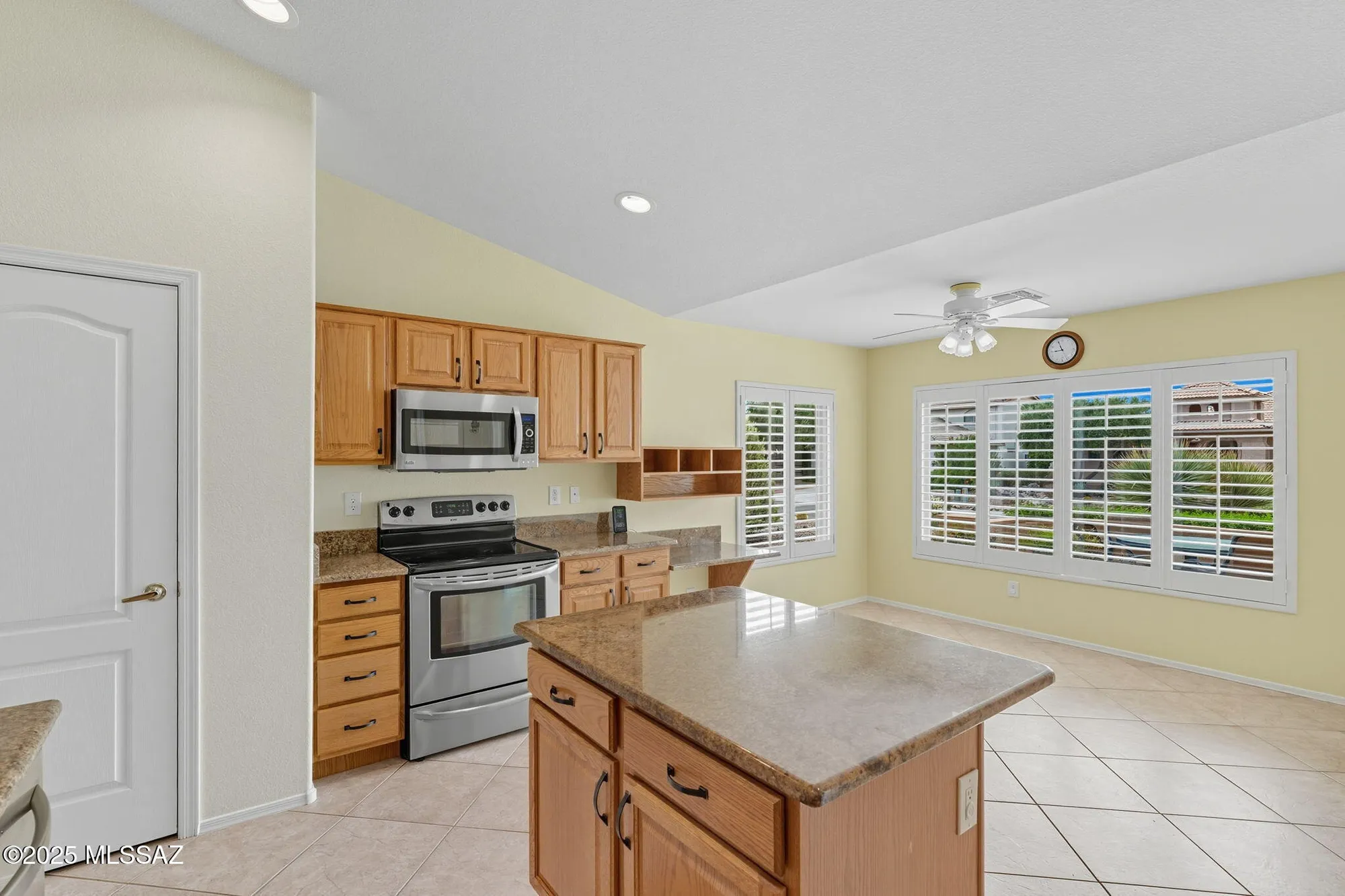 Property Slideshow image 16 of 43 | 62284 e iron crest dr, Tucson, AZ, 85739