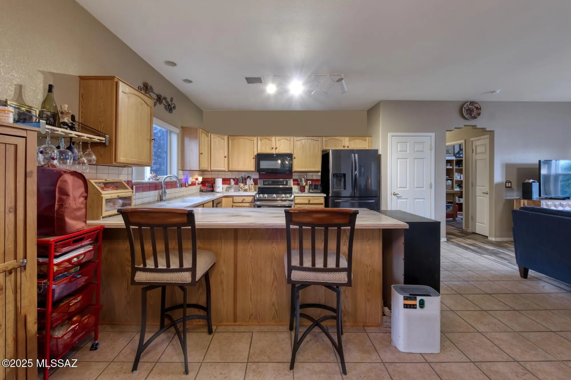 Property Slideshow image 11 of 28 | 434 s meadowood ln, Sierra Vista, AZ, 85635