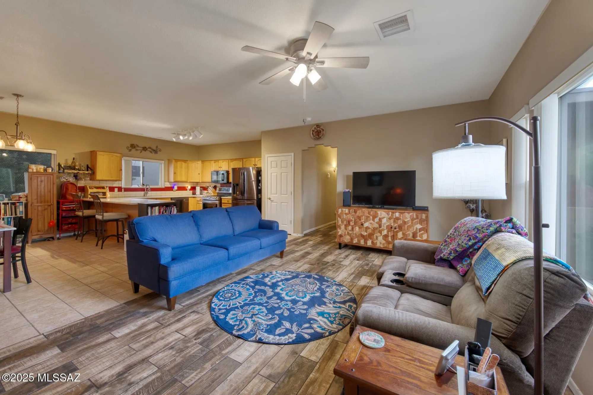 Property Slideshow image 5 of 28 | 434 s meadowood ln, Sierra Vista, AZ, 85635