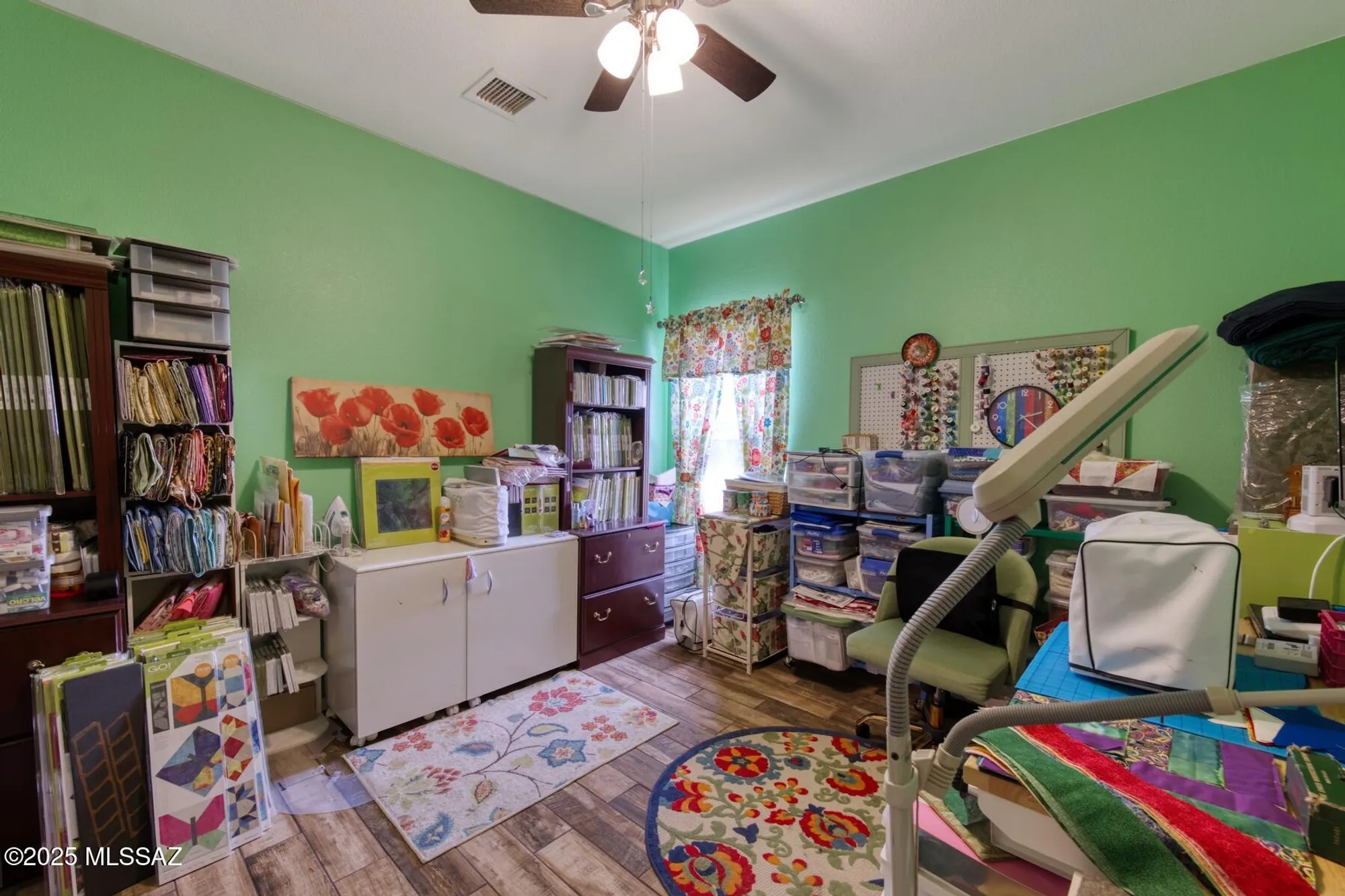 Property Slideshow image 19 of 28 | 434 s meadowood ln, Sierra Vista, AZ, 85635