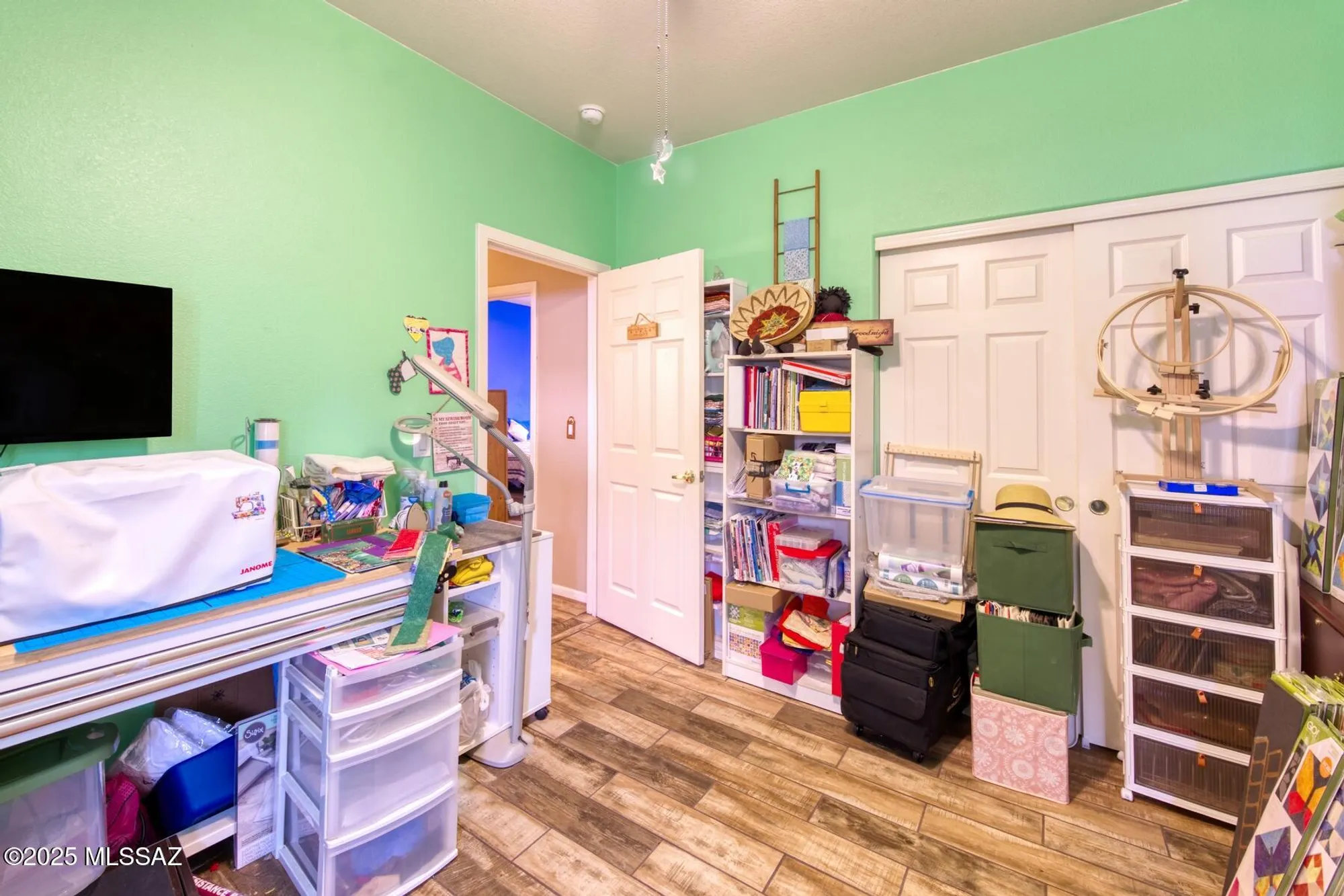 Property Slideshow image 20 of 28 | 434 s meadowood ln, Sierra Vista, AZ, 85635