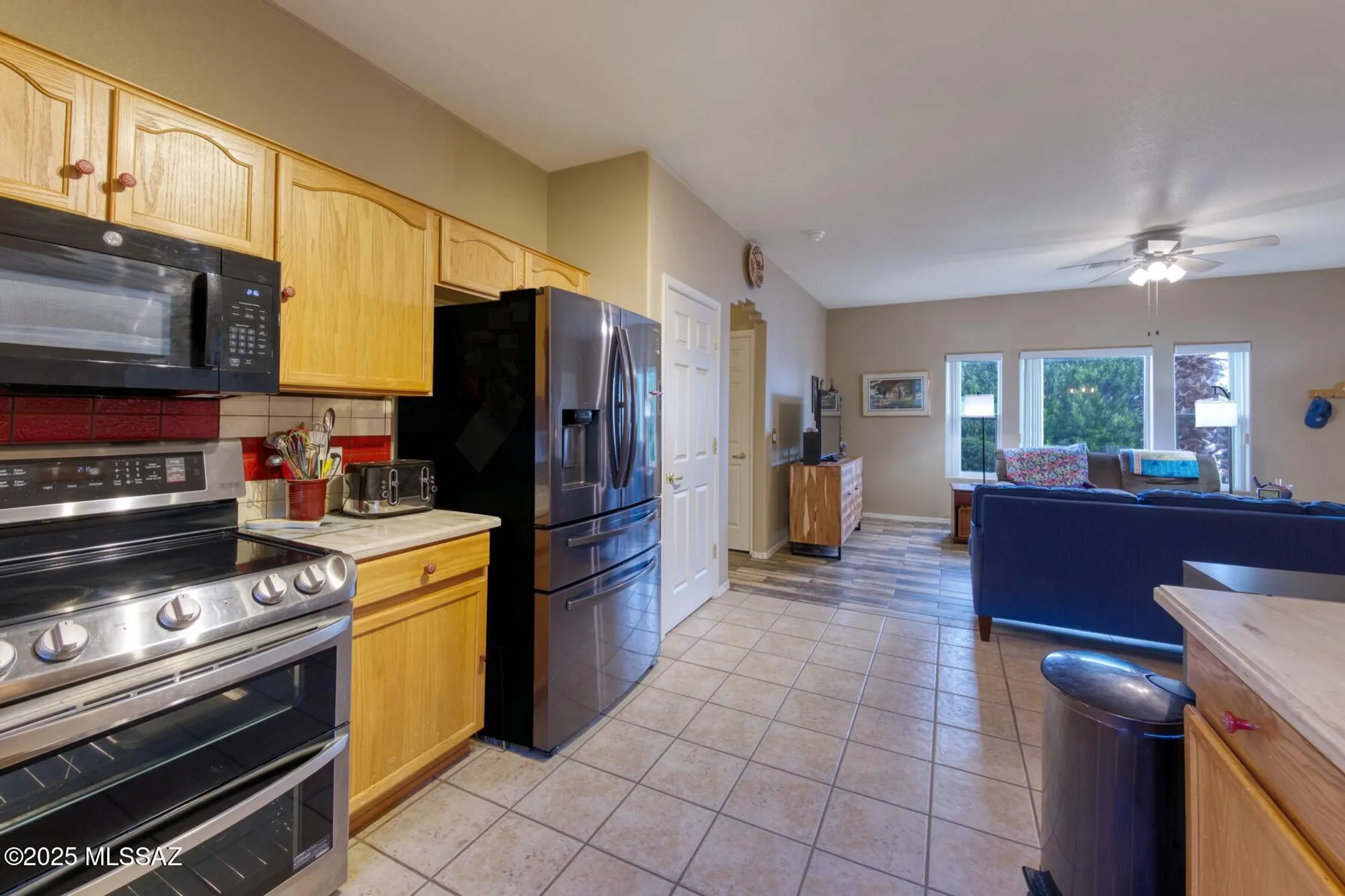 Property Slideshow image 12 of 28 | 434 s meadowood ln, Sierra Vista, AZ, 85635