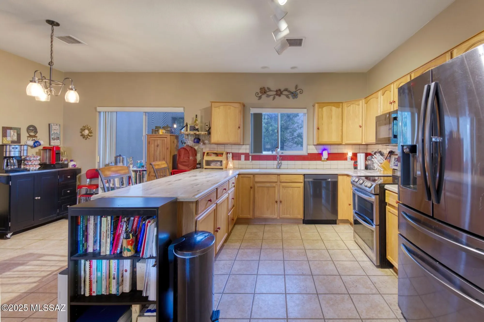 Property Slideshow image 13 of 28 | 434 s meadowood ln, Sierra Vista, AZ, 85635
