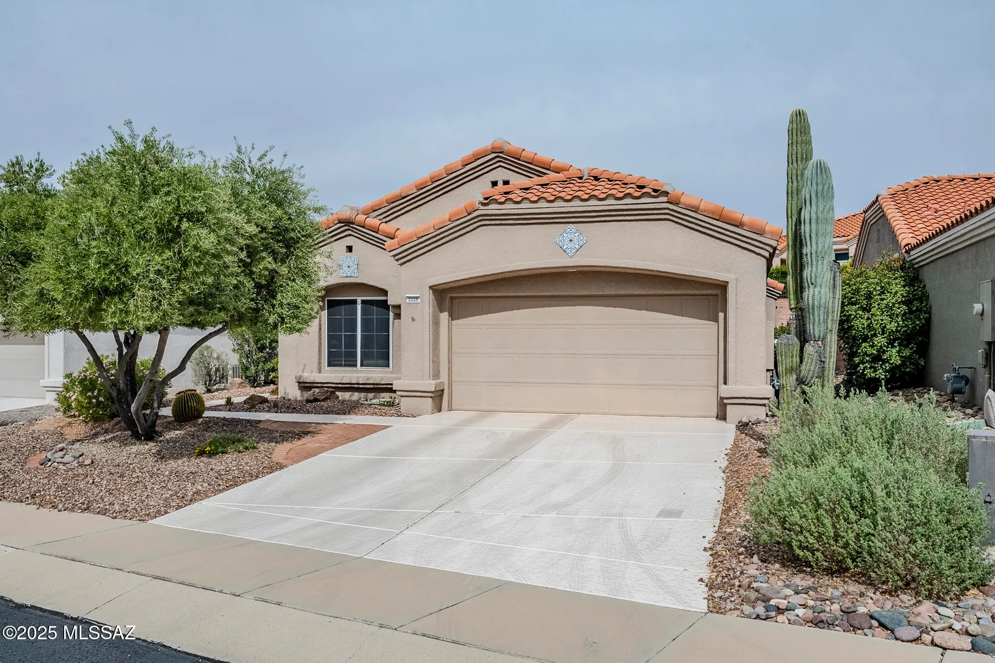 Property Slideshow image 2 of 34 | 2229 e celosia way, Oro Valley, AZ, 85755