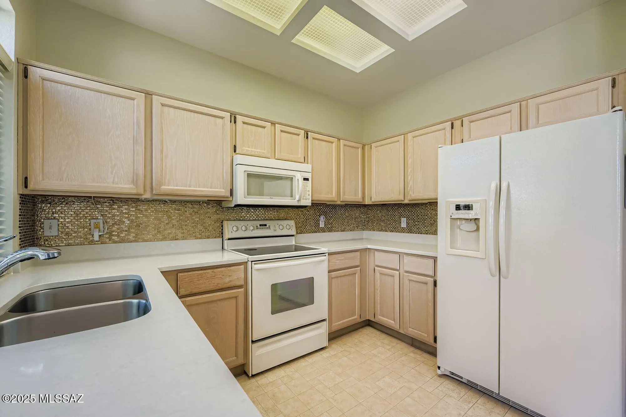 Property Slideshow image 12 of 40 | 917 e royal ridge dr, Oro Valley, AZ, 85755