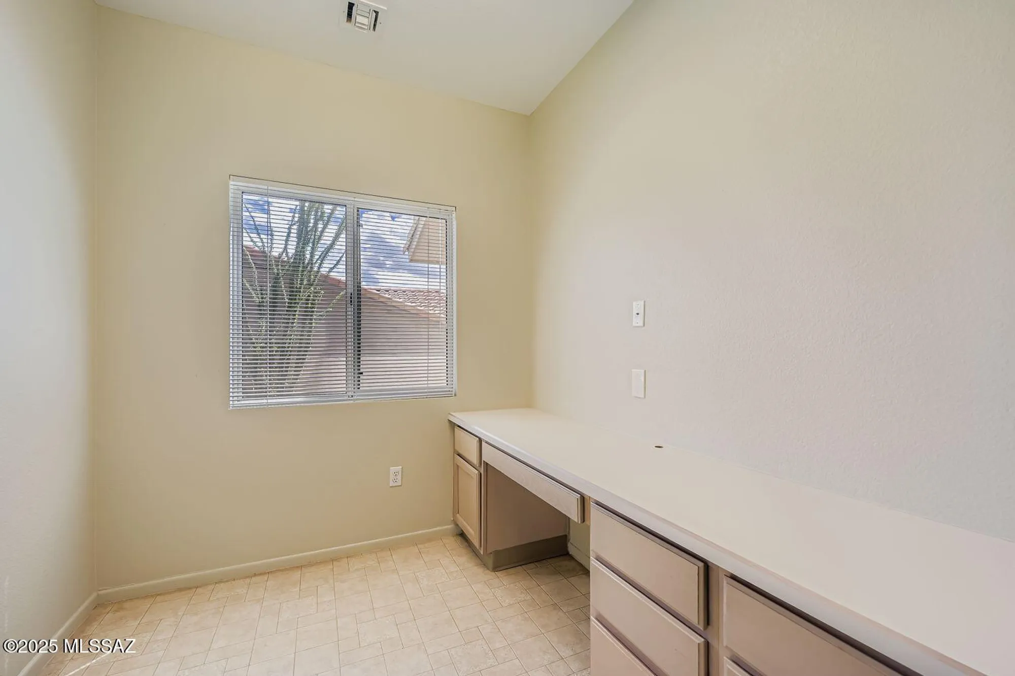 Property Slideshow image 18 of 40 | 917 e royal ridge dr, Oro Valley, AZ, 85755