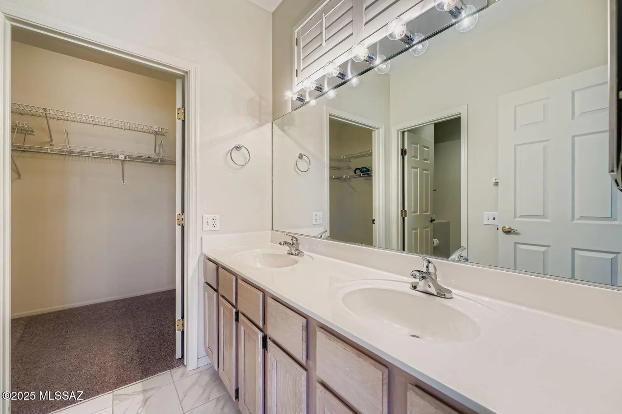 Property Slideshow image 23 of 40 | 917 e royal ridge dr, Oro Valley, AZ, 85755