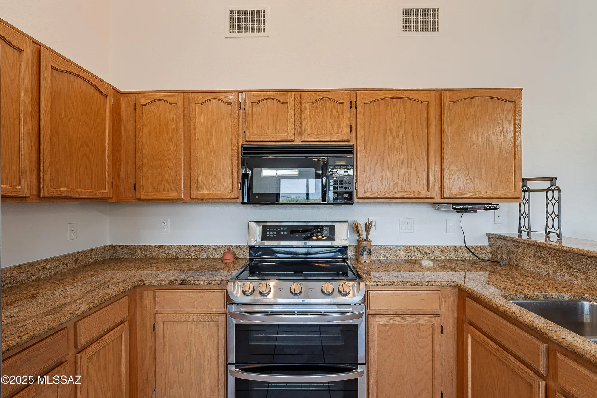 Property Slideshow image 12 of 41 | 188 n cobalt dr, Green Valley, AZ, 85614