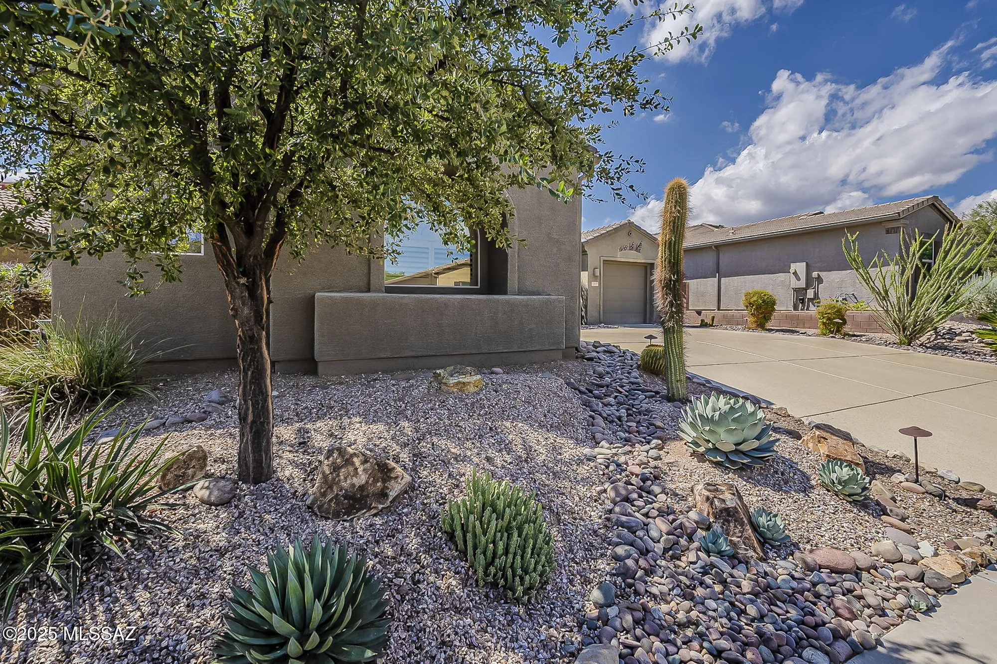 Property Slideshow image 3 of 50 | 2519 w music mountains dr, Green Valley, AZ, 85622