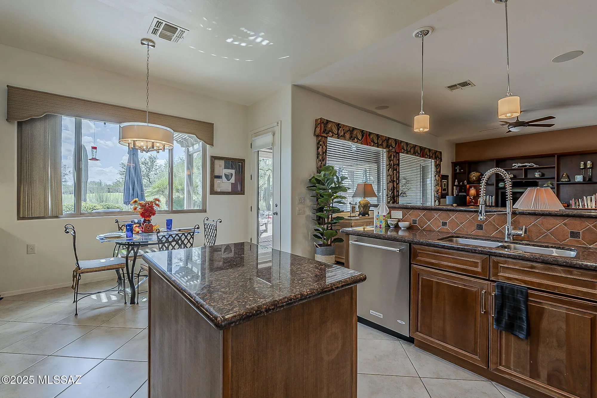 Property Slideshow image 10 of 50 | 2519 w music mountains dr, Green Valley, AZ, 85622