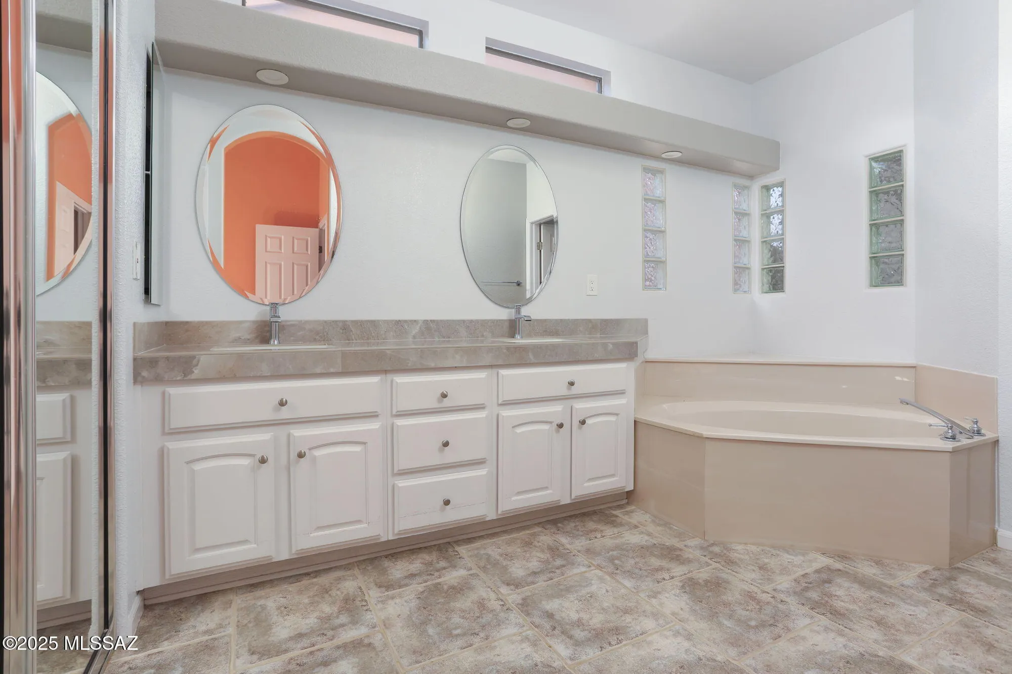 Property Slideshow image 13 of 21 | 65739 e desert rise dr, Tucson, AZ, 85739