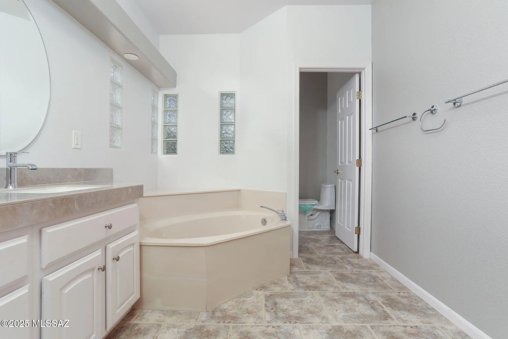 Property Slideshow image 14 of 21 | 65739 e desert rise dr, Tucson, AZ, 85739