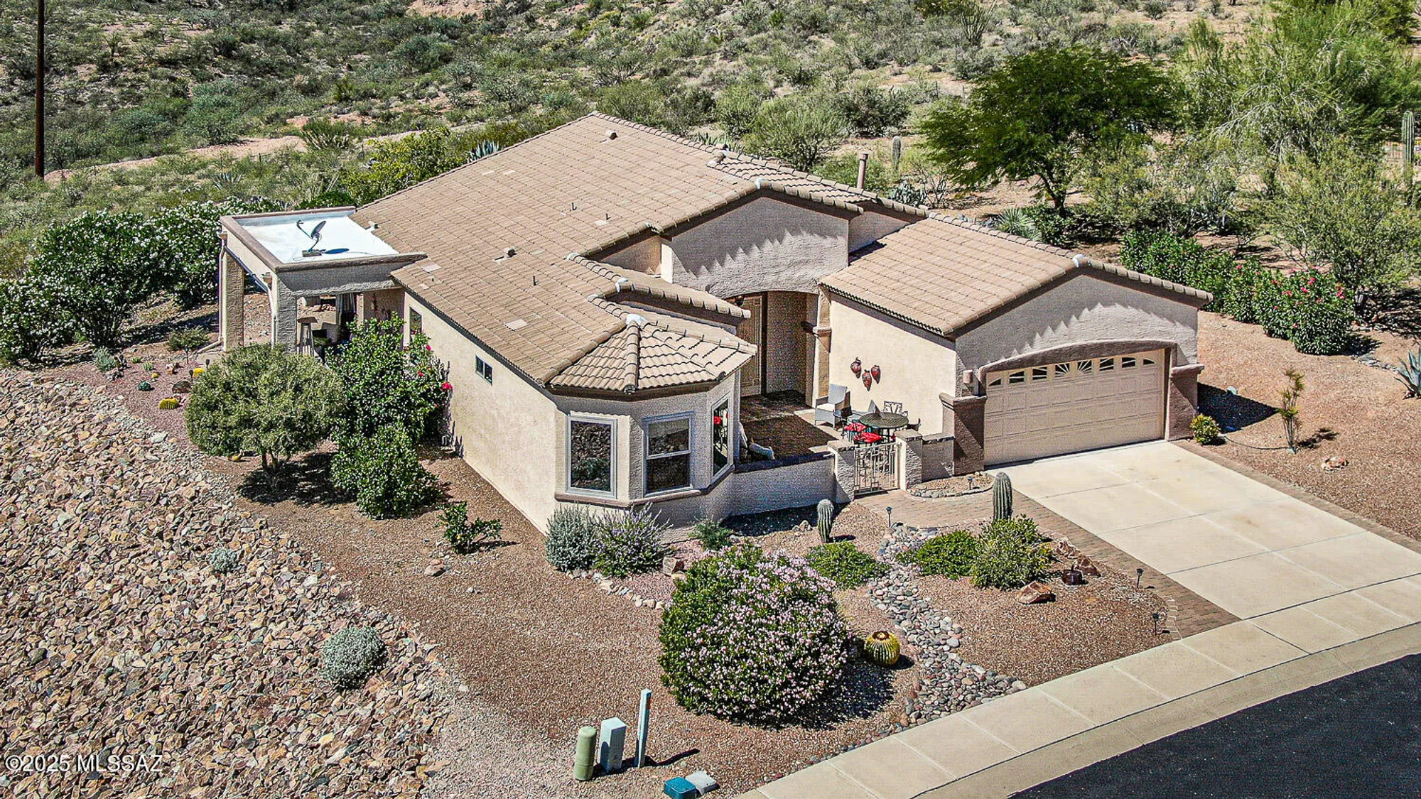 Property Slideshow image 2 of 50 | 2432 w calle casas lindas, Green Valley, AZ, 85622