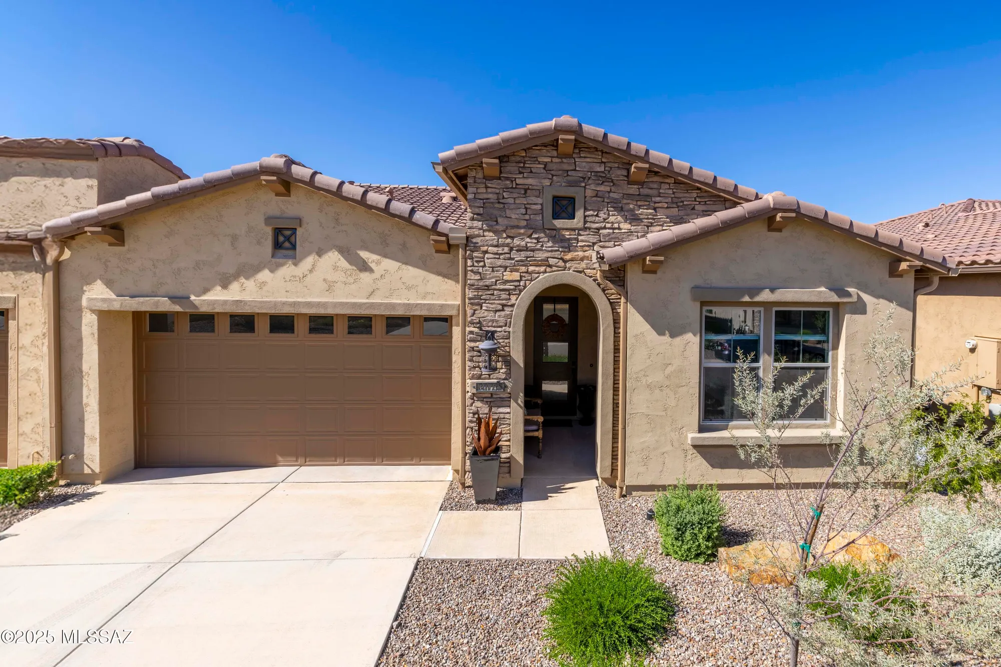 Property Slideshow image 1 of 41 | 30786 s sand hurst ln, Oracle, AZ, 85623