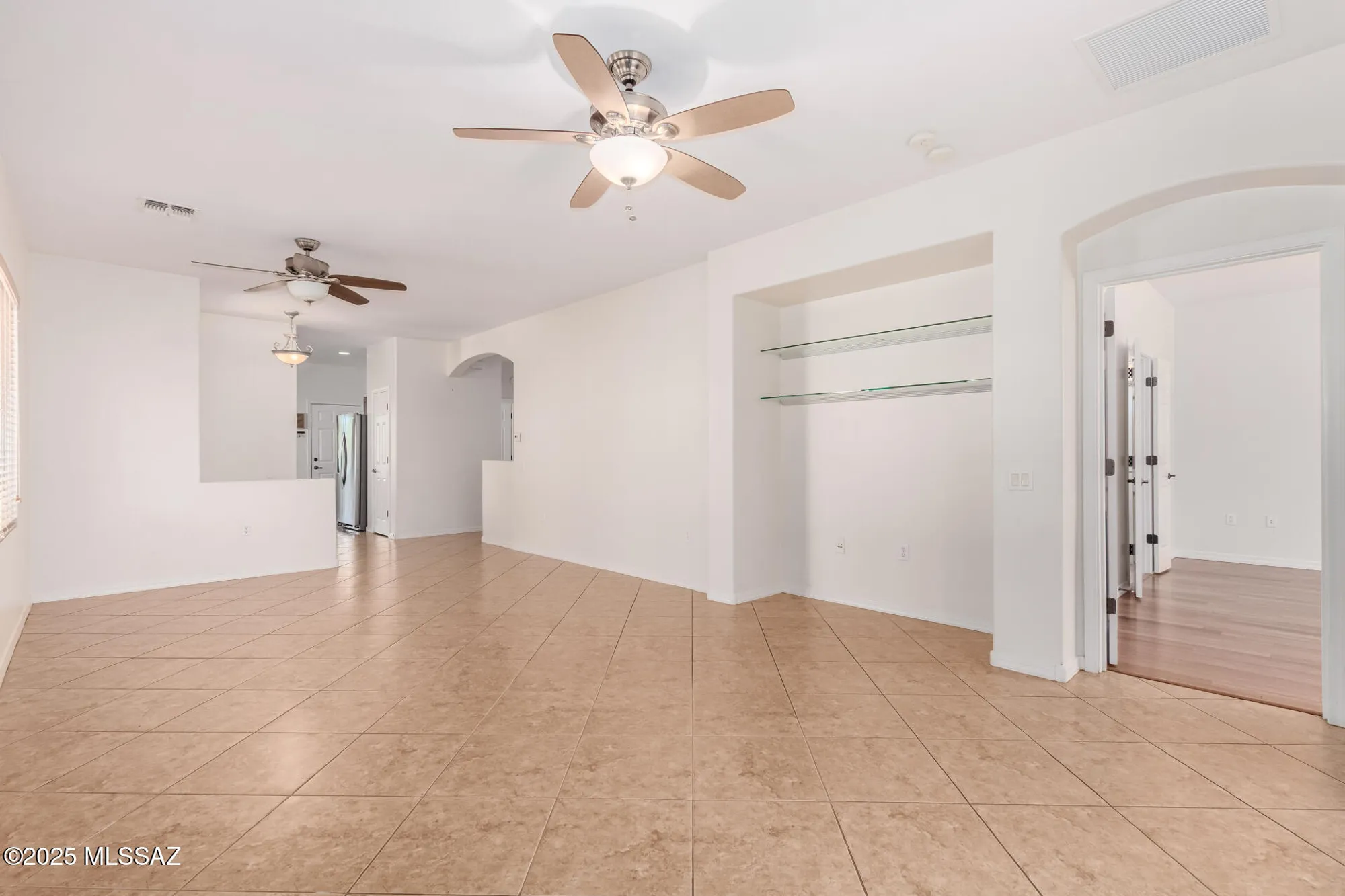 Property Slideshow image 8 of 49 | 275 w calle moncayo, Sahuarita, AZ, 85629