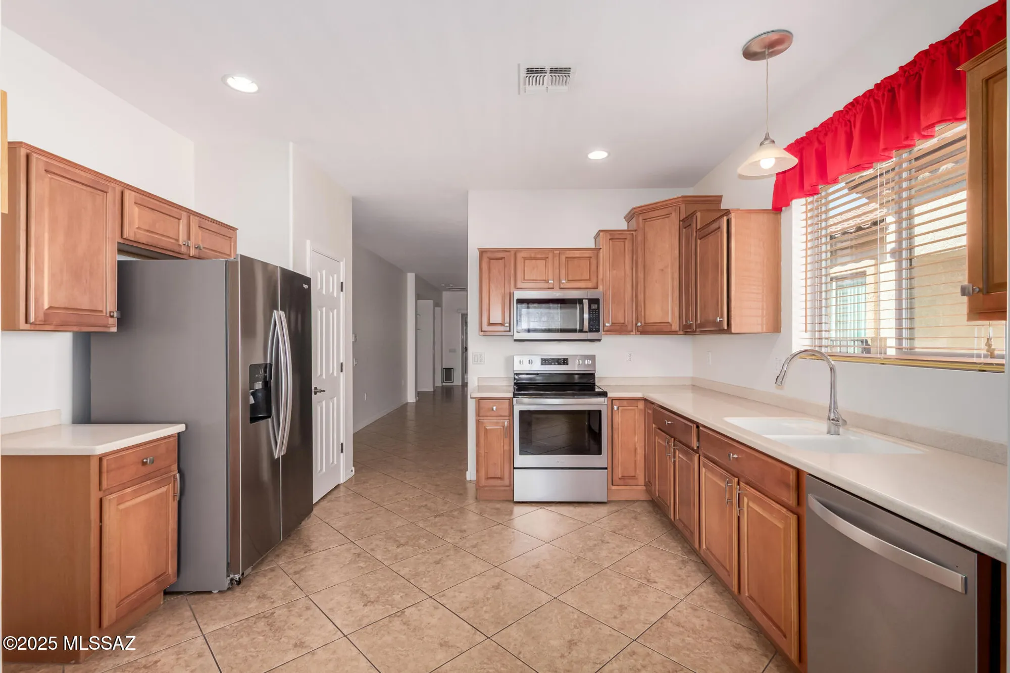 Property Slideshow image 14 of 49 | 275 w calle moncayo, Sahuarita, AZ, 85629