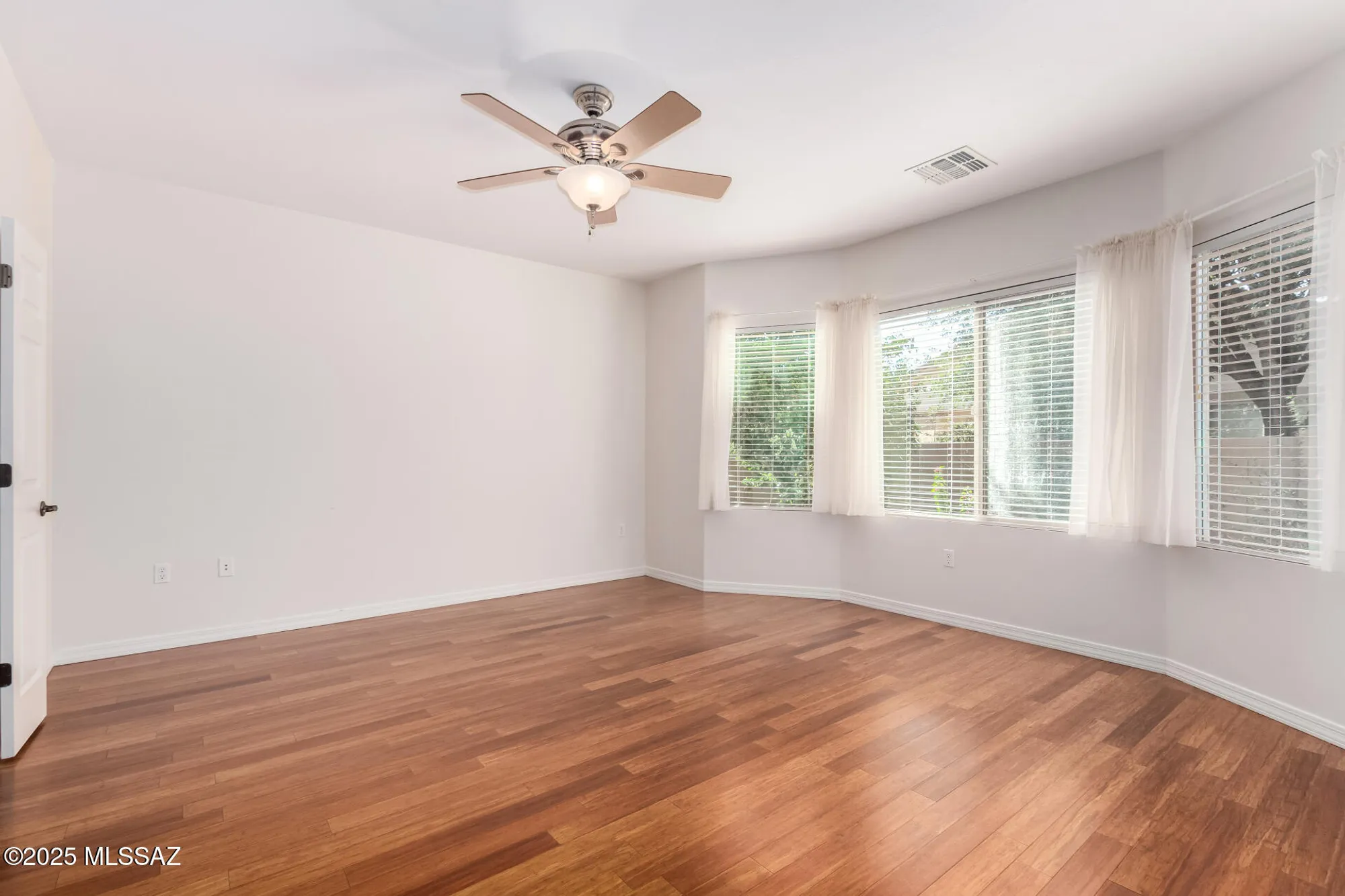 Property Slideshow image 16 of 49 | 275 w calle moncayo, Sahuarita, AZ, 85629