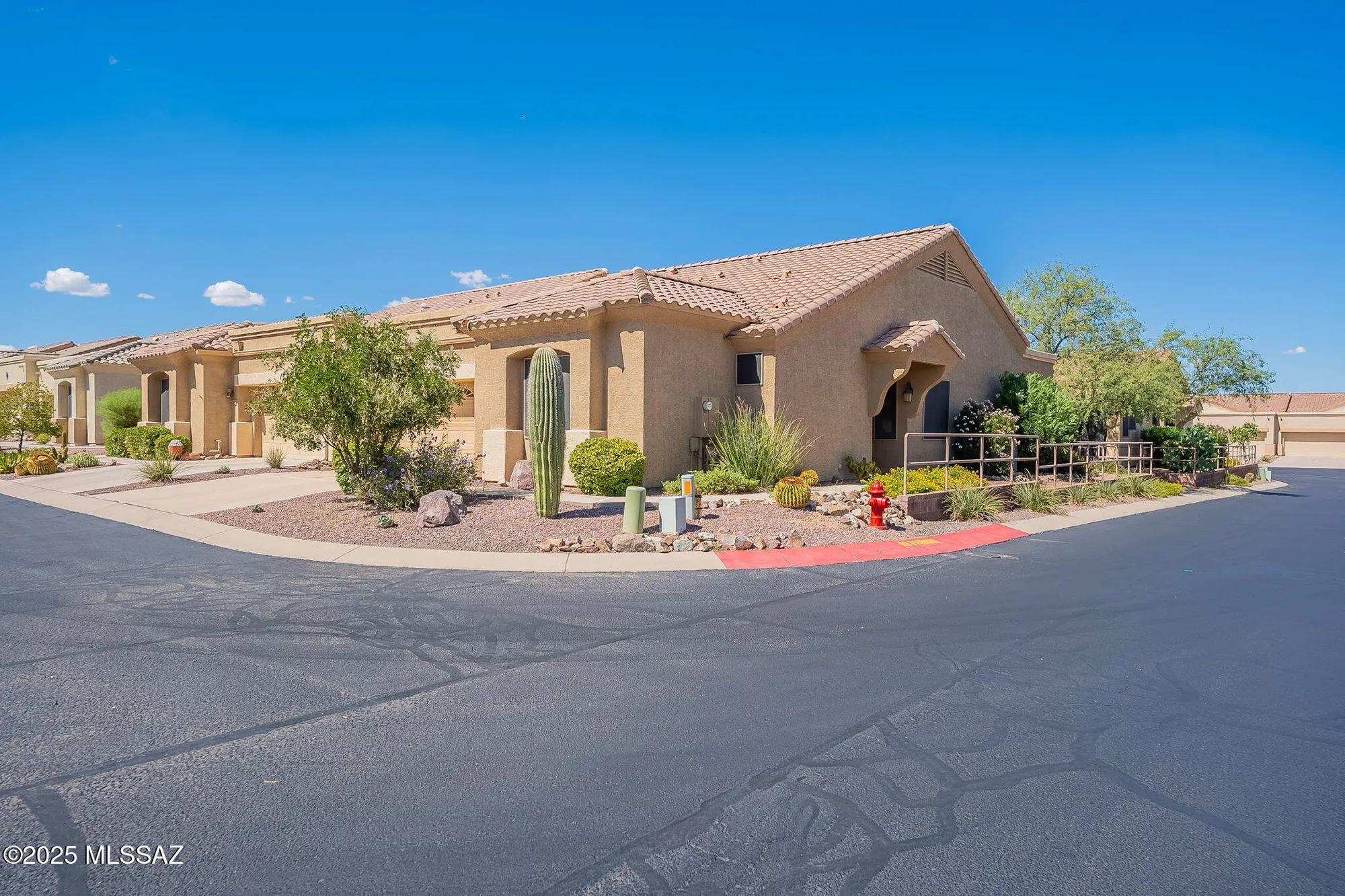 Property Slideshow image 1 of 51 | 472 w knotwood st, Green Valley, AZ, 85614
