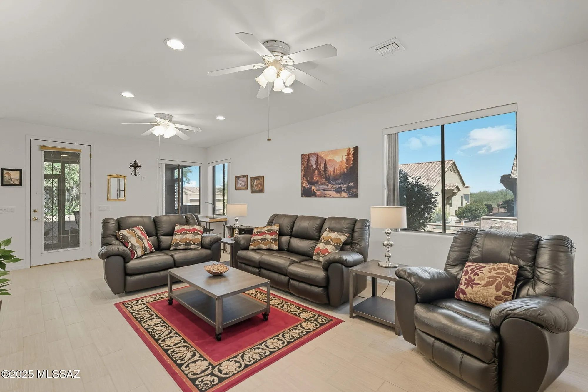 Property Slideshow image 6 of 51 | 472 w knotwood st, Green Valley, AZ, 85614