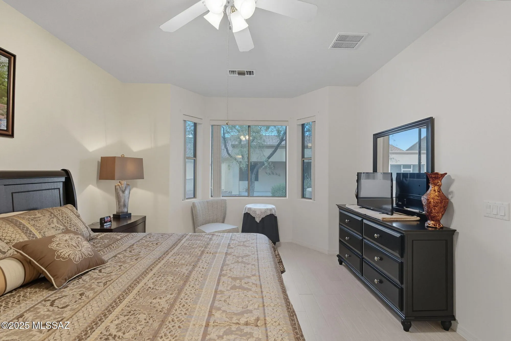 Property Slideshow image 23 of 51 | 472 w knotwood st, Green Valley, AZ, 85614