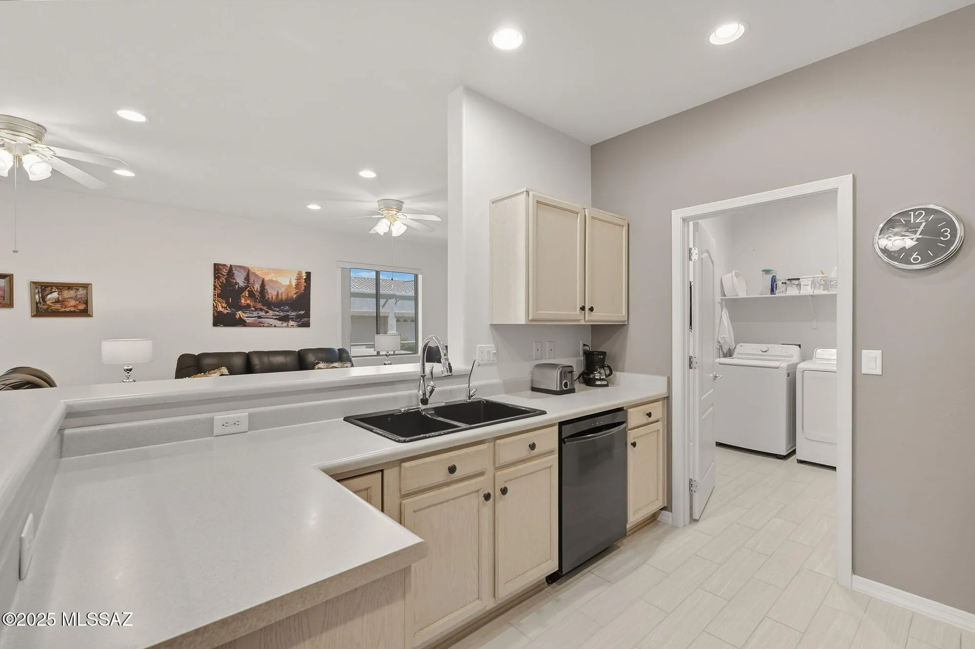 Property Slideshow image 18 of 51 | 472 w knotwood st, Green Valley, AZ, 85614