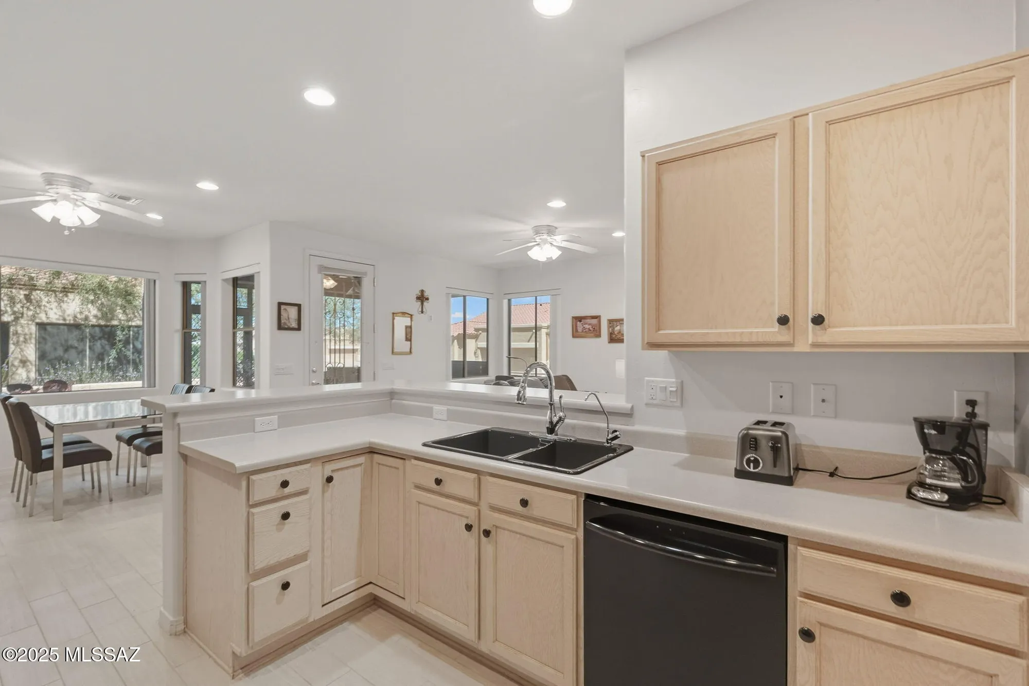 Property Slideshow image 19 of 51 | 472 w knotwood st, Green Valley, AZ, 85614