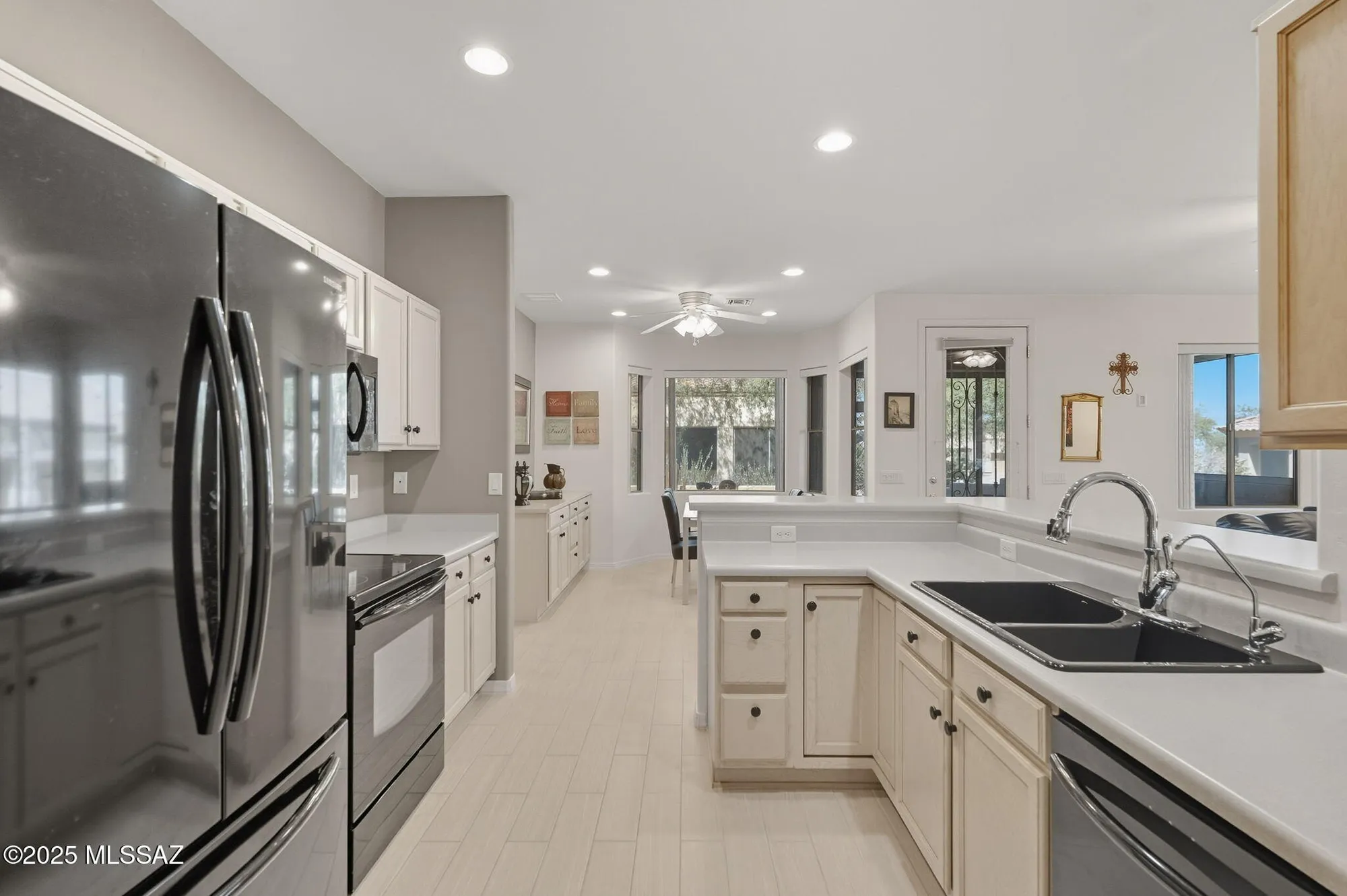 Property Slideshow image 21 of 51 | 472 w knotwood st, Green Valley, AZ, 85614