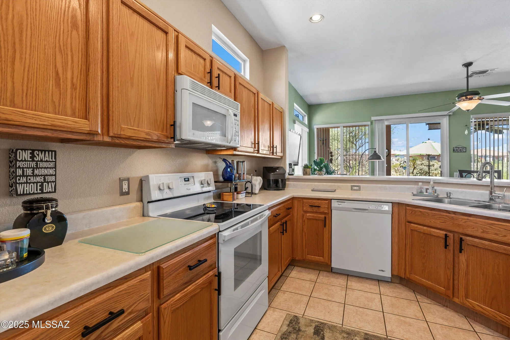 Property Slideshow image 9 of 42 | 13136 n desert flora ln, Marana, AZ, 85658